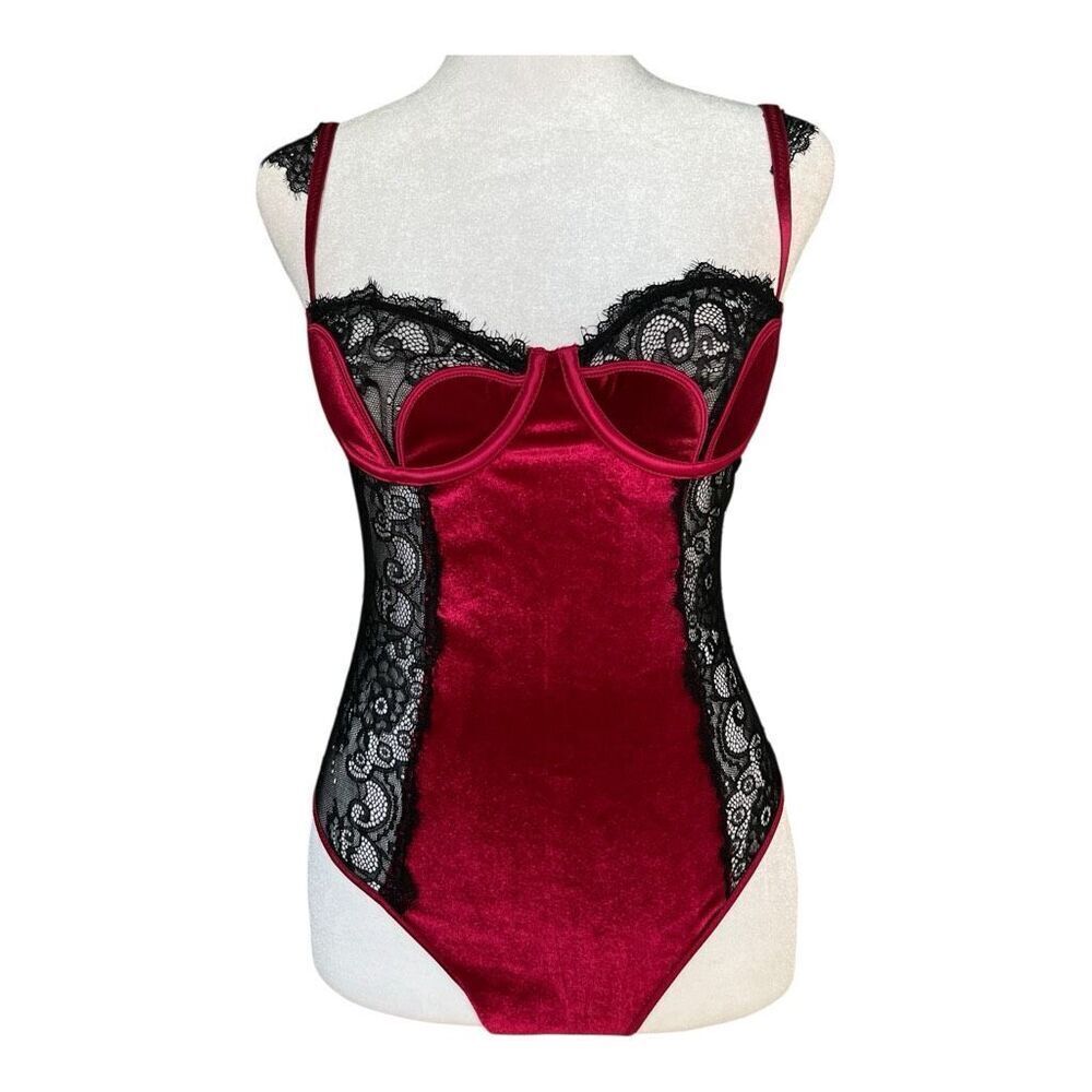 Frederick’s of Hollywood Red Velvet & Black Lace Dark Coquette Bodysuit New S